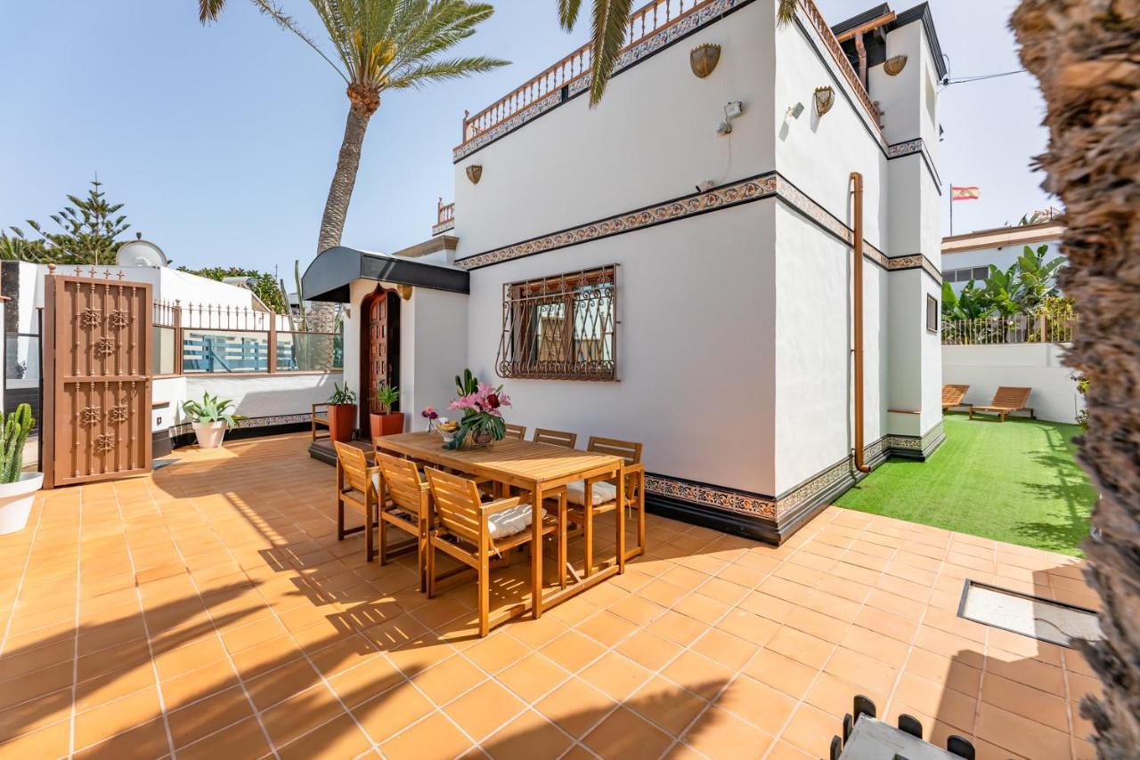 Villa Corralejo Bay Beachfront Corralejo By Holidays Home Eksteriør bilde