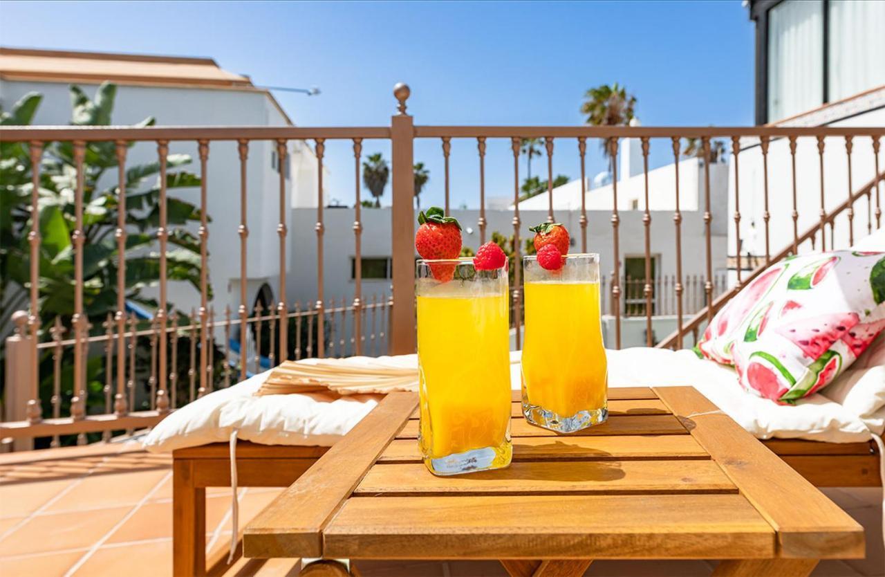 Villa Corralejo Bay Beachfront Corralejo By Holidays Home Eksteriør bilde